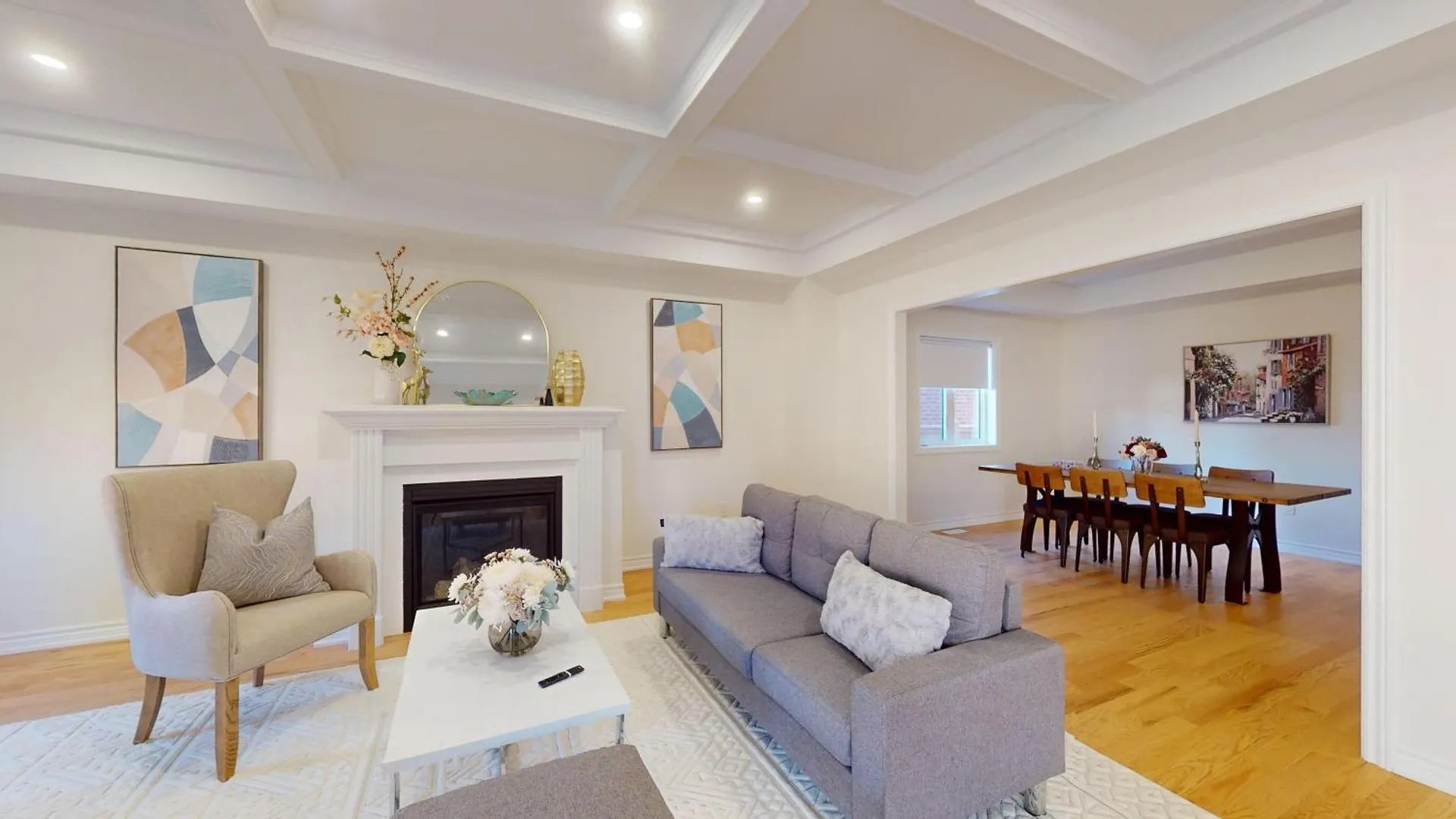 New Custom-Built House In Toronto Villa
